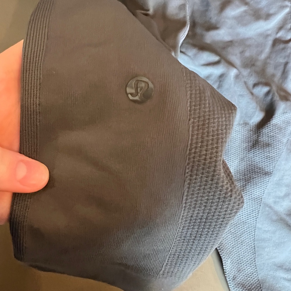 Lululemon seamless leggings - Picture 2 of 3